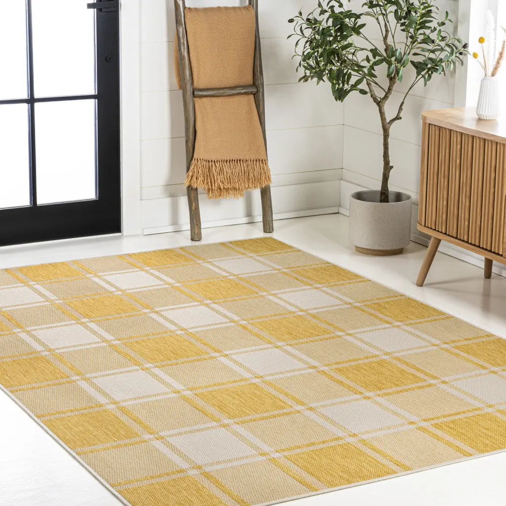 5' X 8' Yellow And Cream Gingham Indoor Outdoor Area Rug Homeroots Outdoor