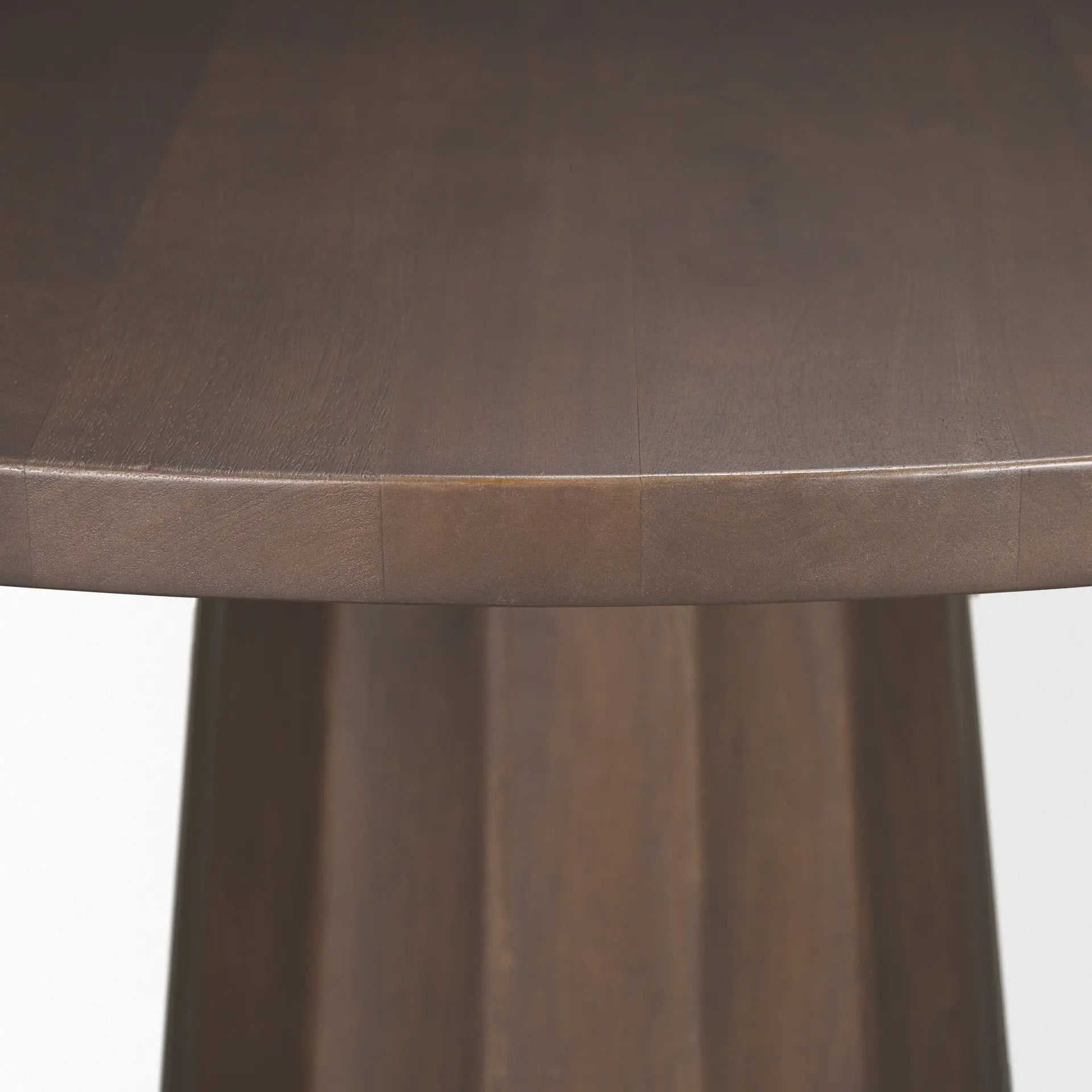 60" Brown Solid Wood Pedestal Base Round Top Dining Table Homeroots Kitchen & Dining