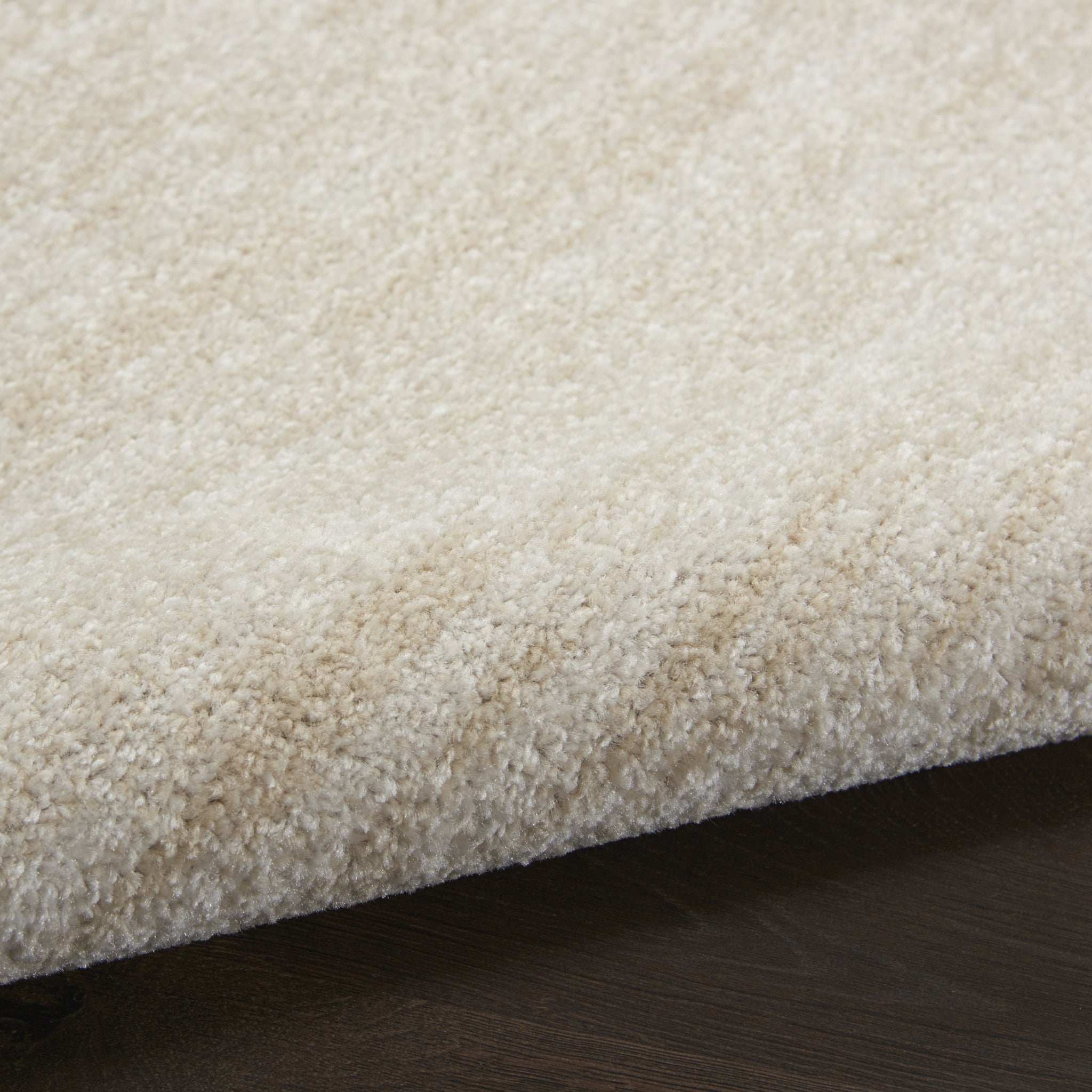 6' Beige And Ivory Indoor Outdoor Runner Rug - GreatEagleInc