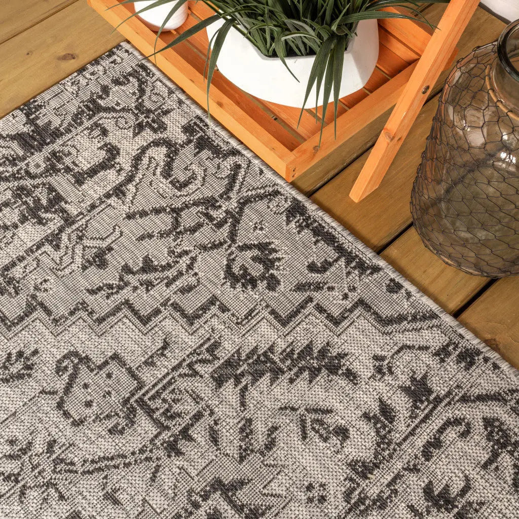 6' Black And Gray Round Medallion Indoor Outdoor Area Rug Homeroots Outdoor