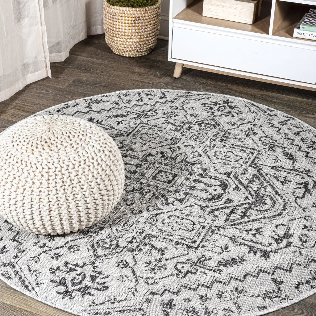 6' Black And Gray Round Medallion Indoor Outdoor Area Rug Homeroots Outdoor
