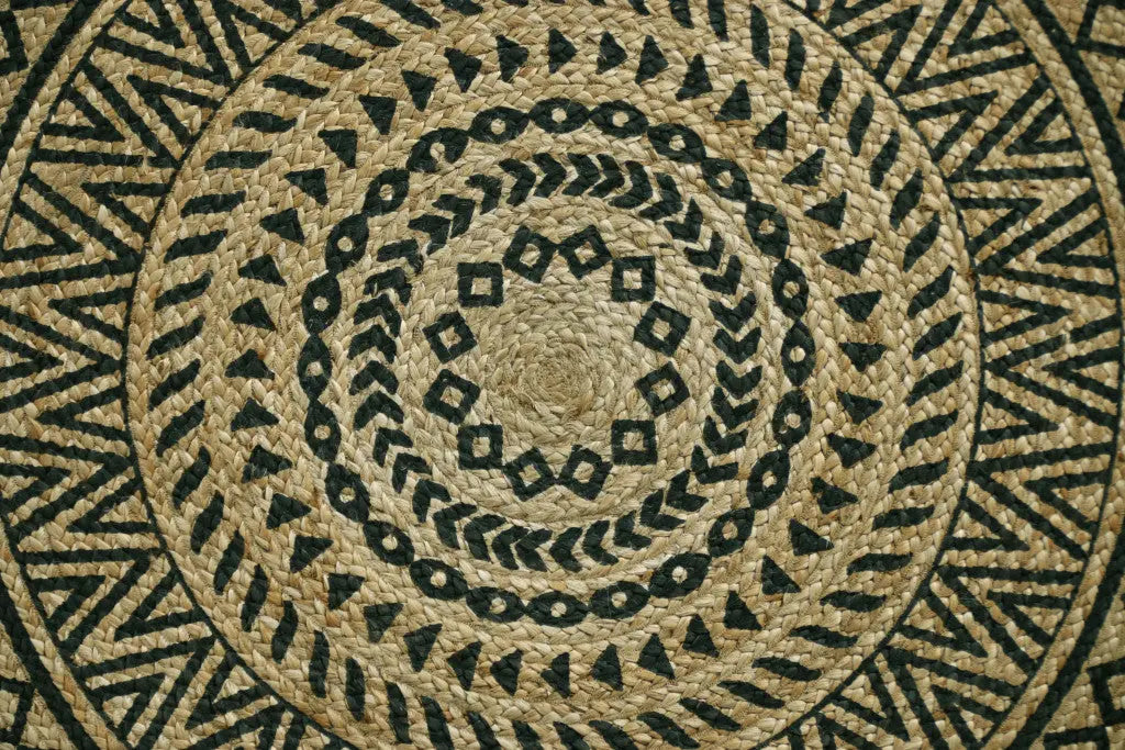 6' Black And Gray Tribal Hand Tufted Round Rug Homeroots Home Decor
