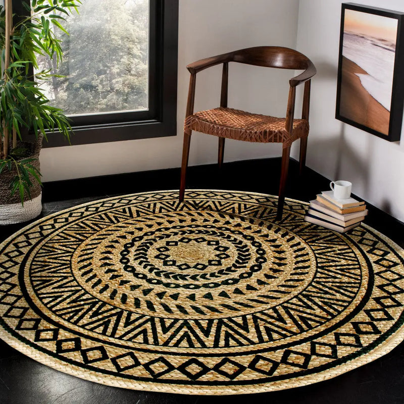 6' Black And Gray Tribal Hand Tufted Round Rug Homeroots Home Decor
