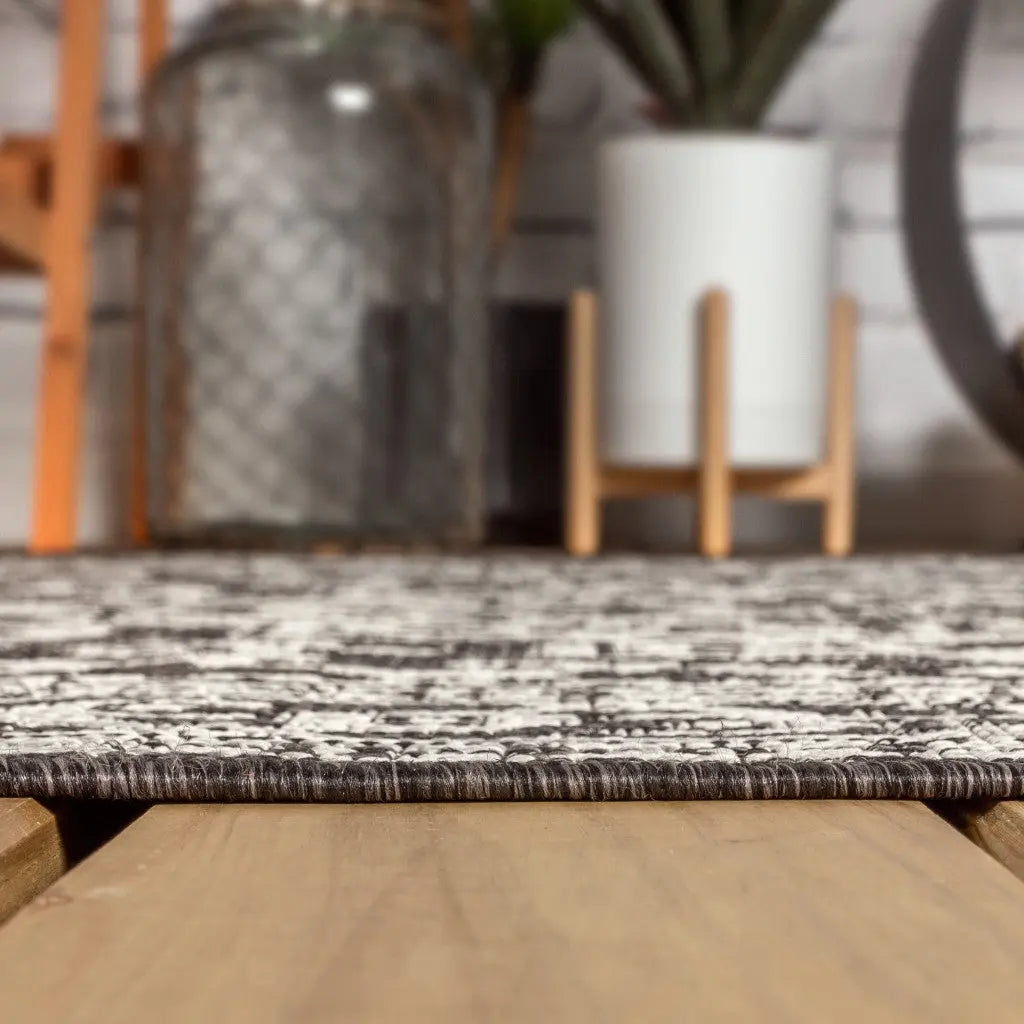 6' Gray And Black Square Medallion Indoor Outdoor Area Rug Homeroots Outdoor