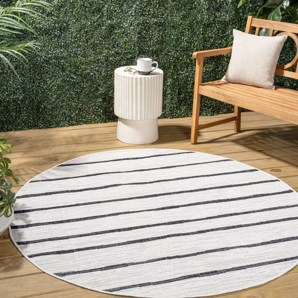 6' Ivory And Black Round Striped Indoor Outdoor Area Rug Homeroots Outdoor