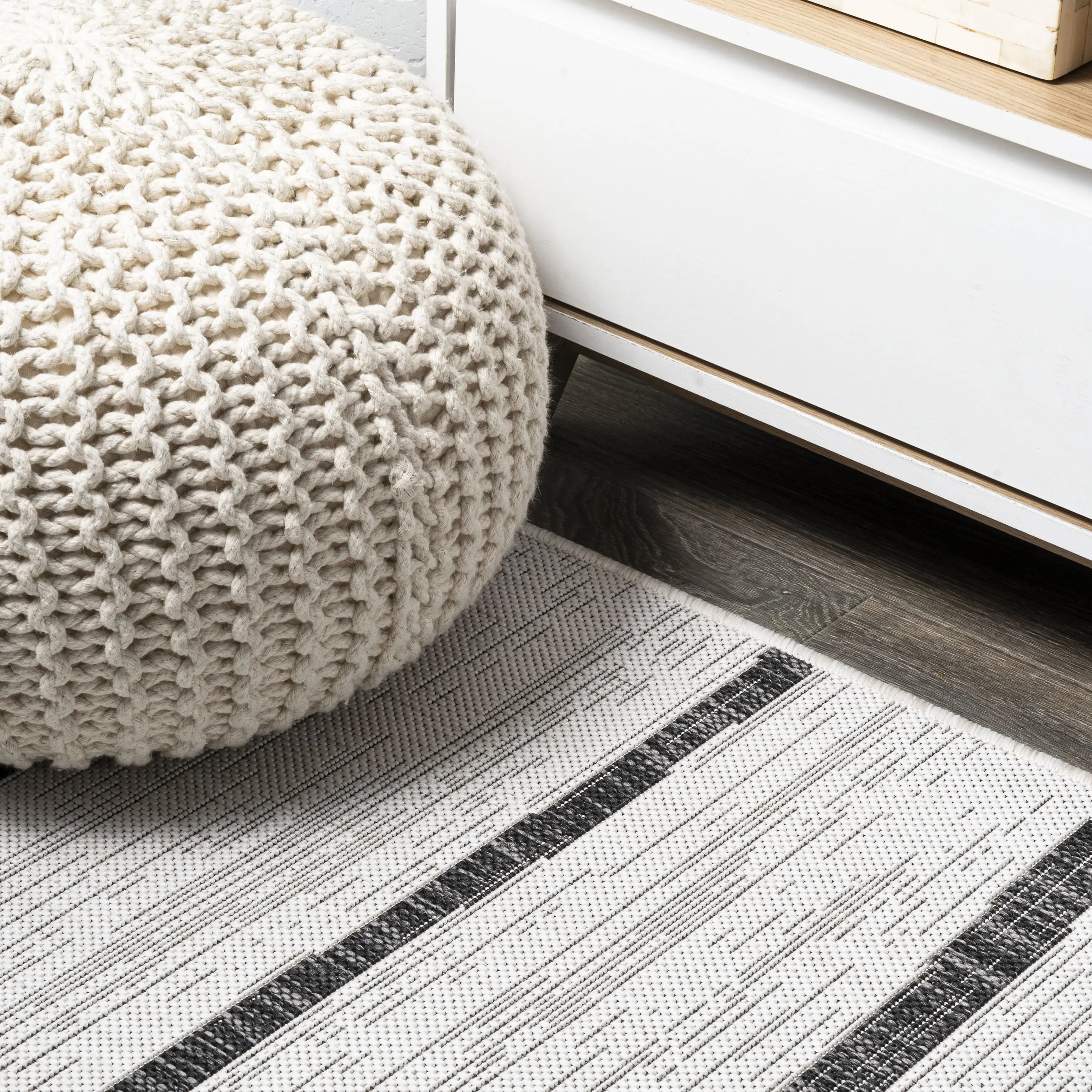 6' Ivory And Black Round Striped Indoor Outdoor Area Rug Homeroots Outdoor
