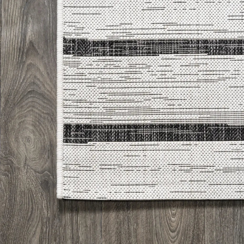 6' Ivory And Black Round Striped Indoor Outdoor Area Rug Homeroots Outdoor