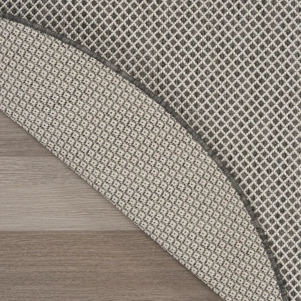 6' Ivory And Charcoal Round Geometric Indoor Outdoor Area Rug Homeroots Outdoor