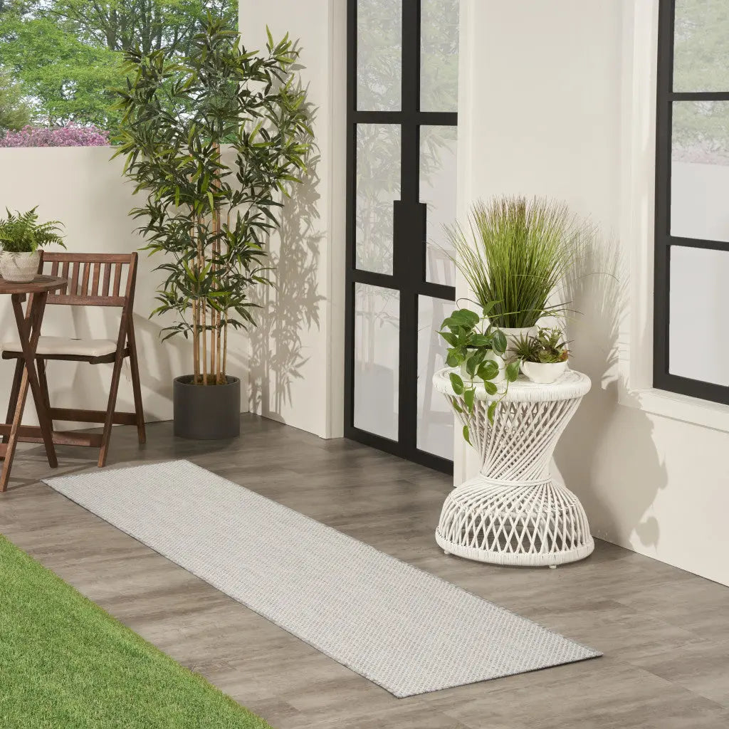 6' Ivory And Silver Geometric Indoor Outdoor Runner Rug Homeroots Outdoor