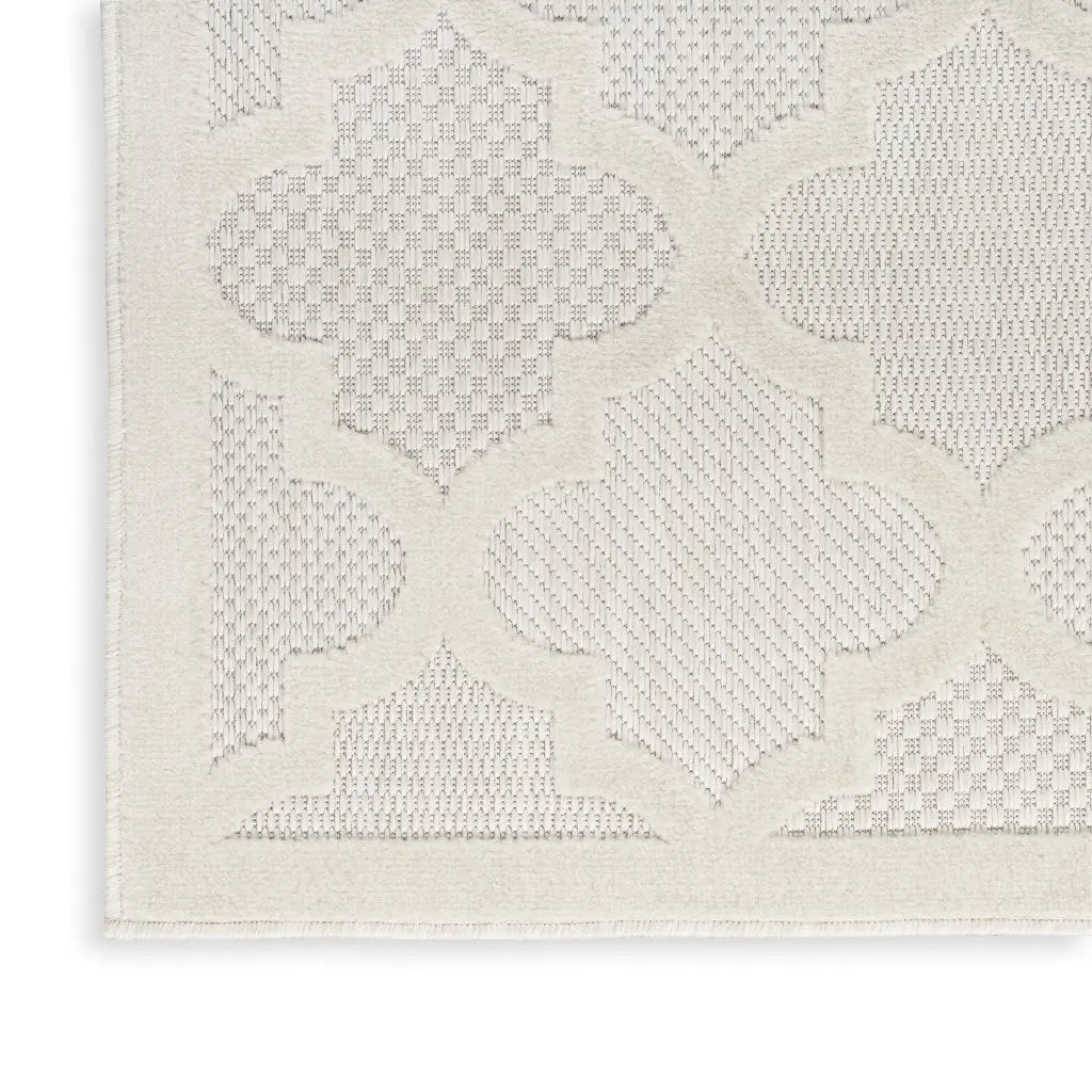6' Ivory And White Geometric Indoor Outdoor Area Rug Homeroots Outdoor