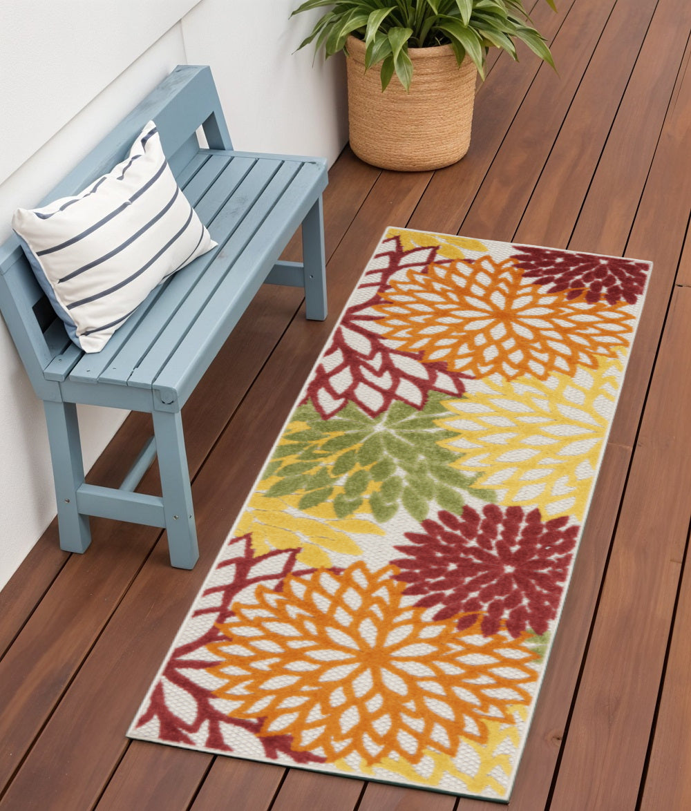 6' Red And Ivory Indoor Outdoor Runner Rug - GreatEagleInc