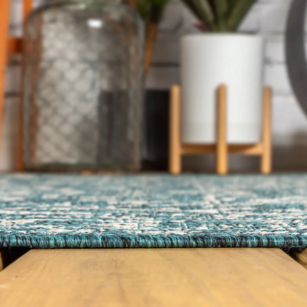6' Teal Blue And Gray Round Medallion Indoor Outdoor Area Rug Homeroots Outdoor
