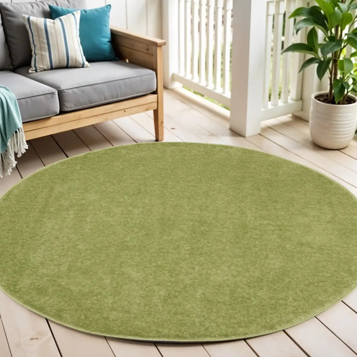 6' X 6' Green Round Indoor Outdoor Area Rug - GreatEagleInc