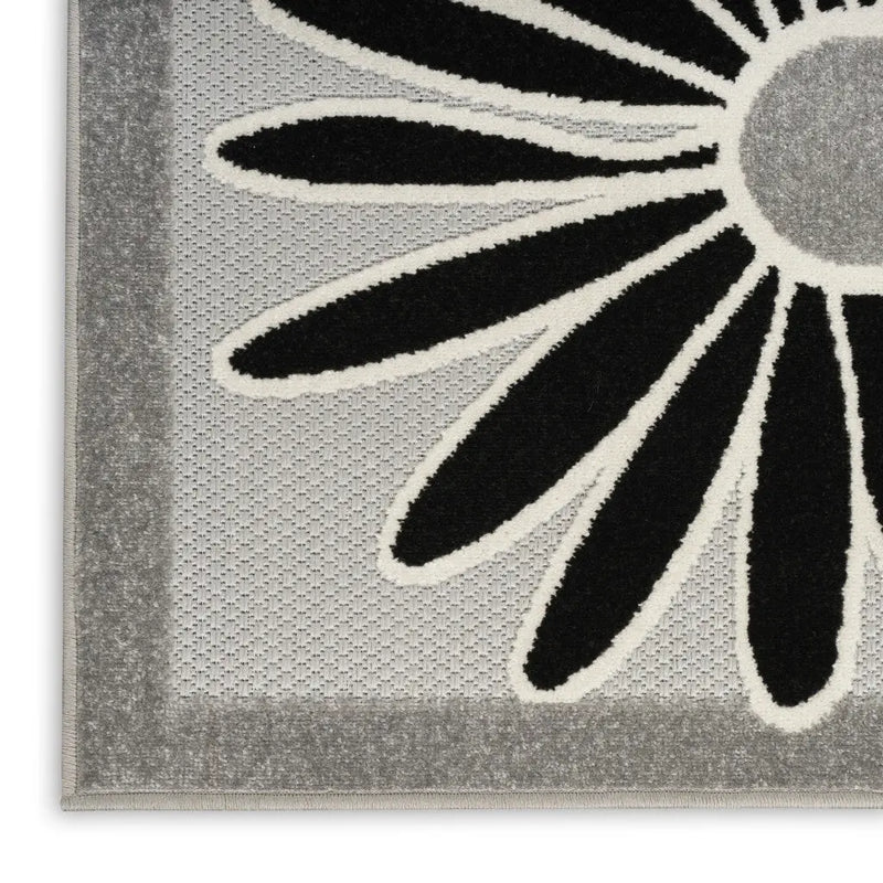 6' X 9' Black And White Floral Stain Resistant Non Skid Area Rug Homeroots Outdoor