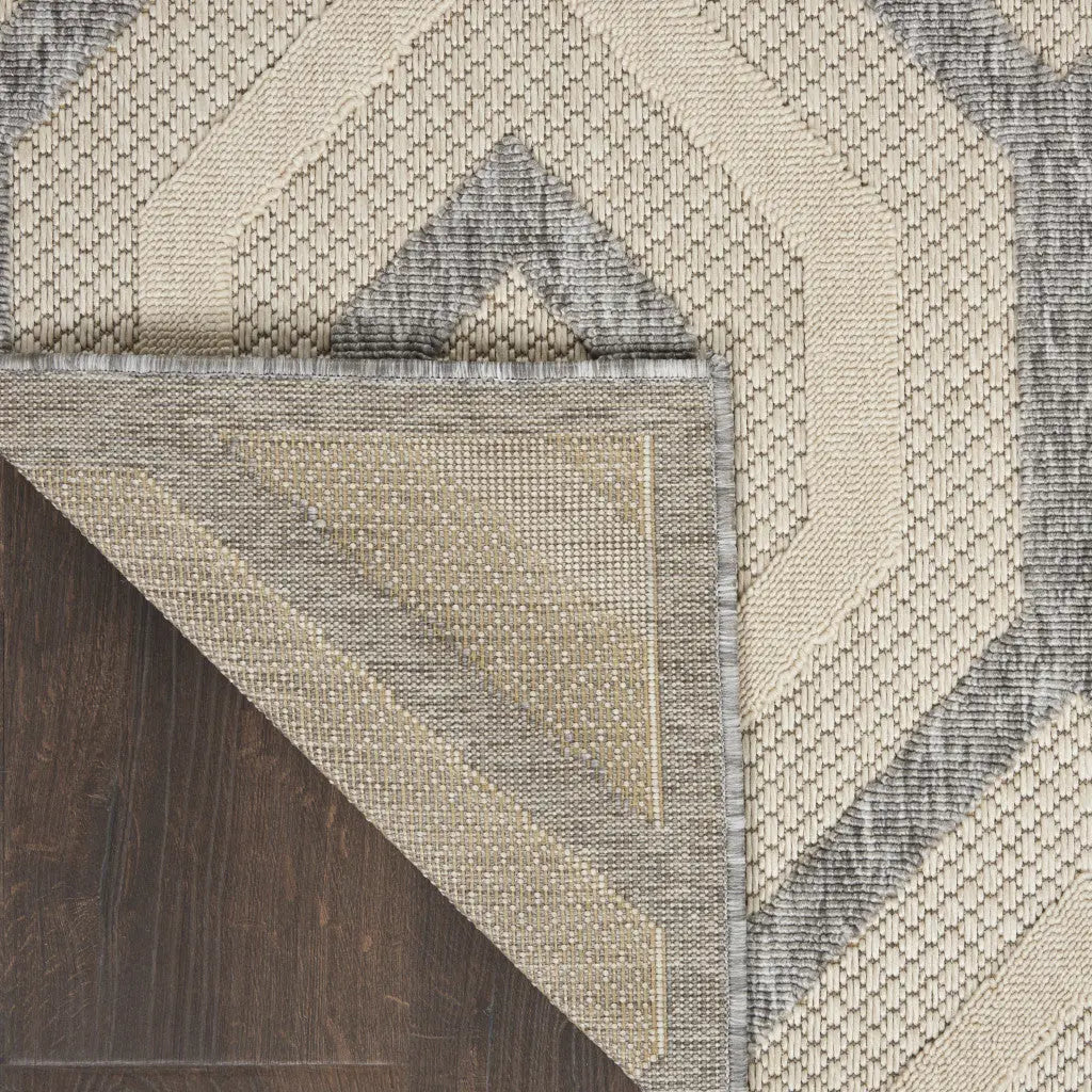 6' X 9' Cream And Gray Geometric Indoor Outdoor Area Rug Homeroots Outdoor