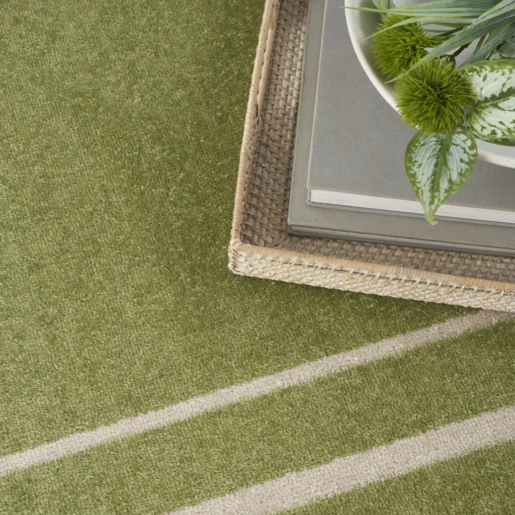 6' X 9' Green And Ivory Indoor Outdoor Area Rug Homeroots Outdoor