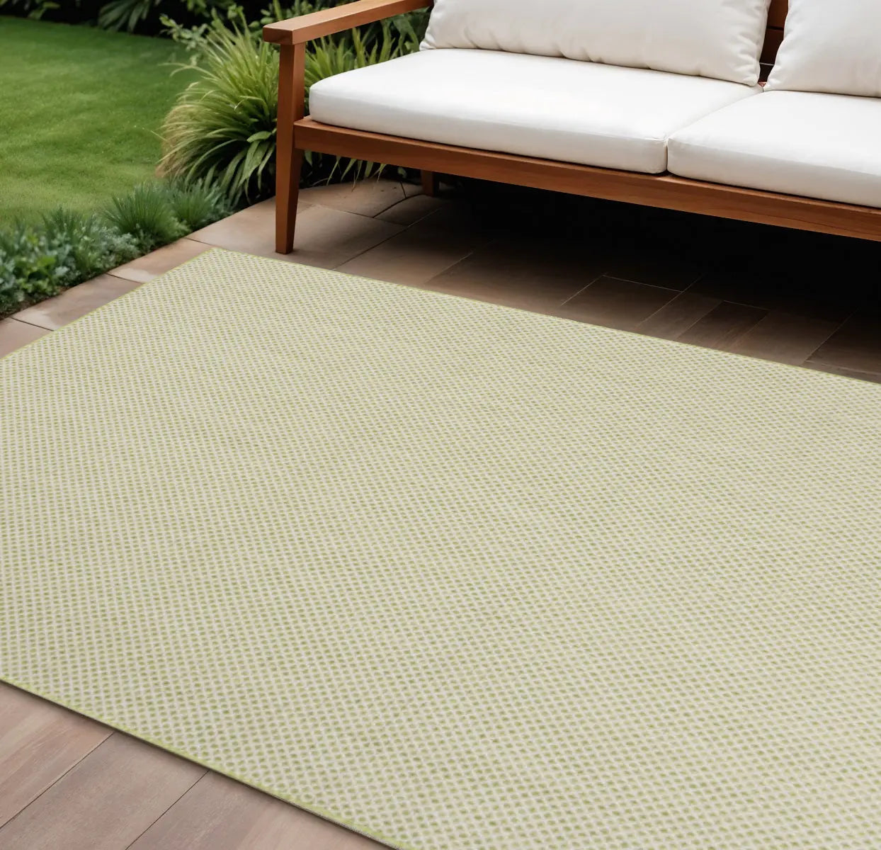 6' X 9' Green Geometric Power Loom Area Rug Homeroots Outdoor
