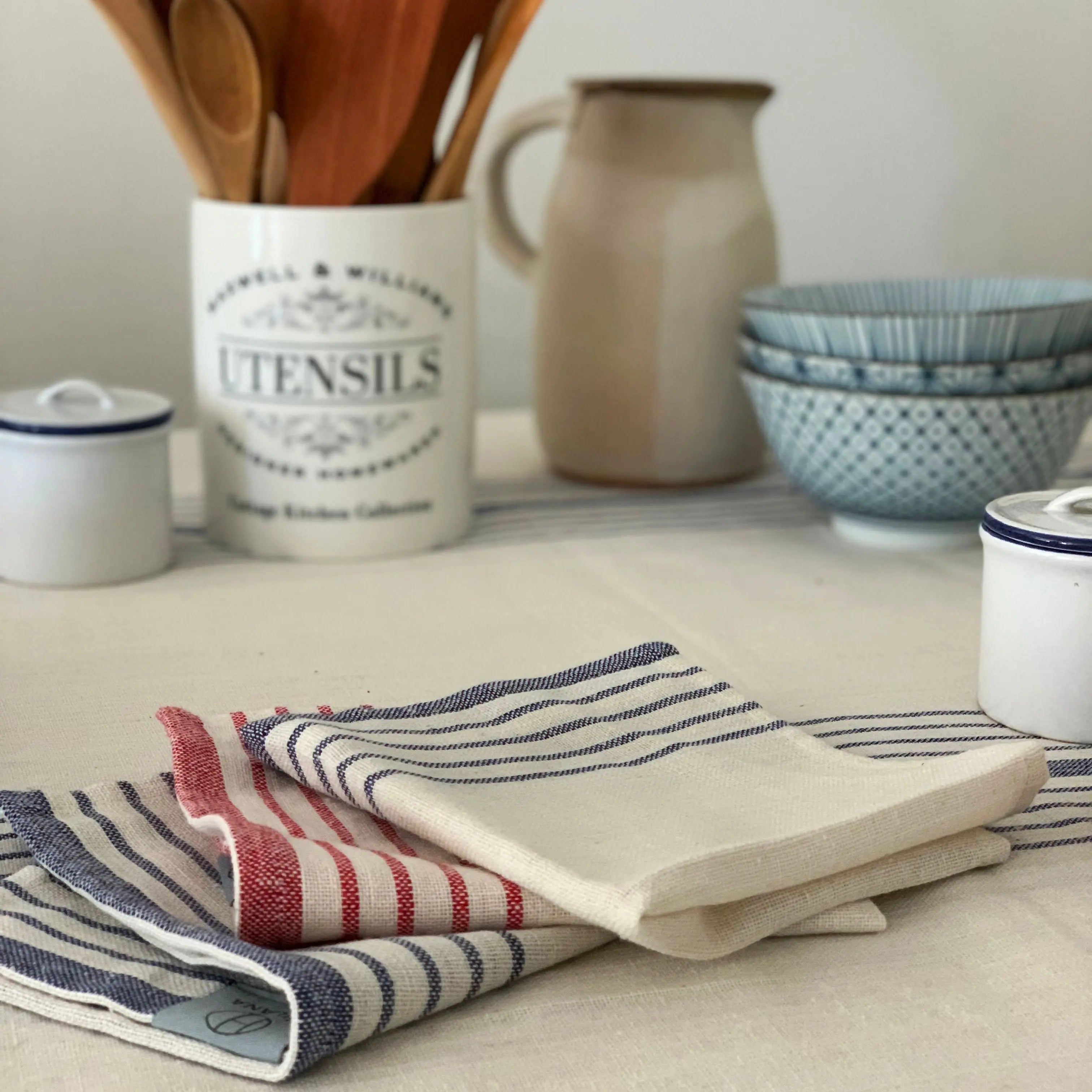 71" x 95" Cream And Blue Striped Cotton Tablecloth And Napkins Set - GreatEagleInc