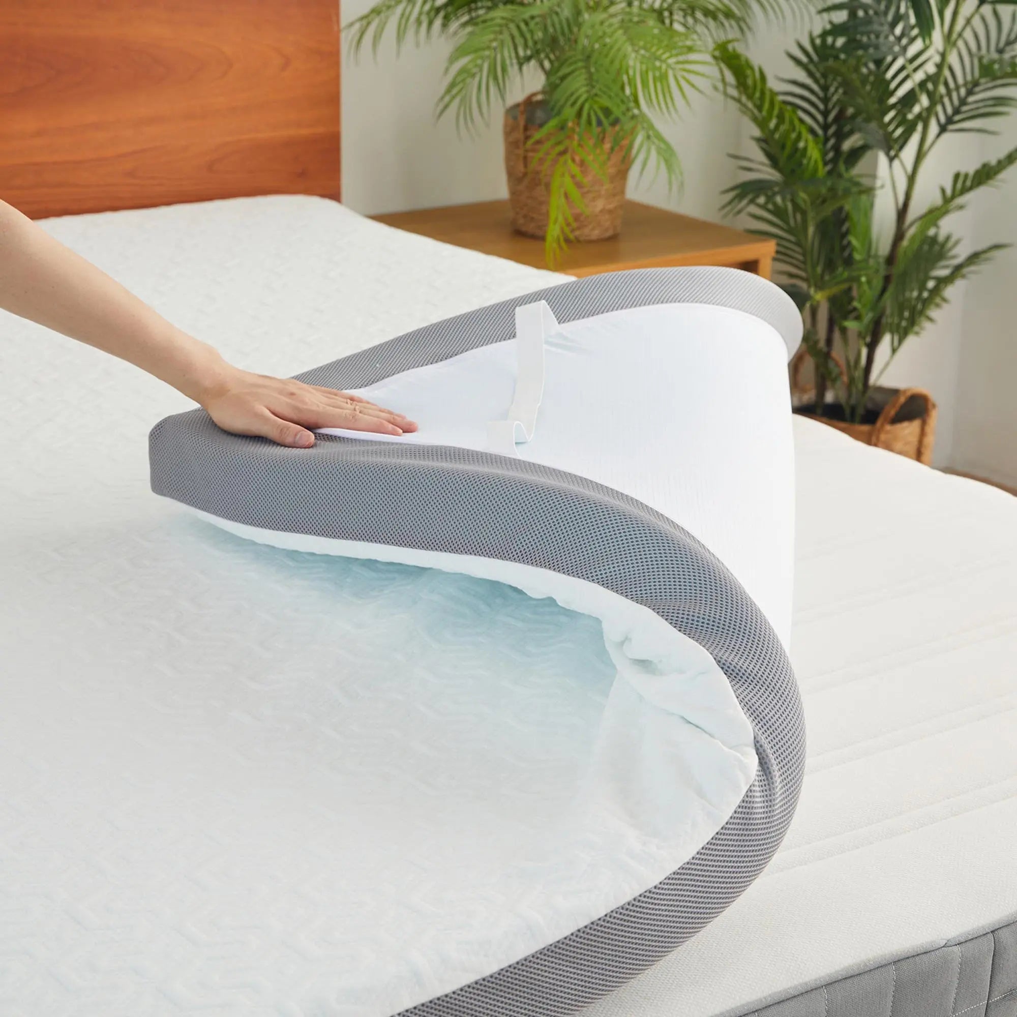 75" White Gel Memory Foam Mattress topper with Removable Cover - GreatEagleInc