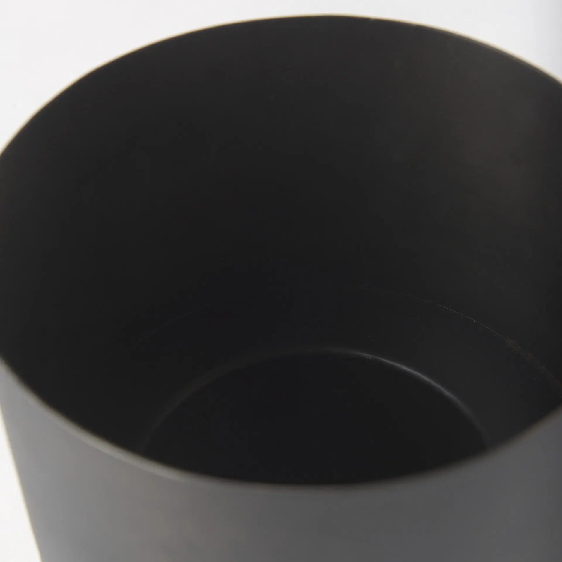 7" Black Metal Round Table Vase Homeroots Home Decor