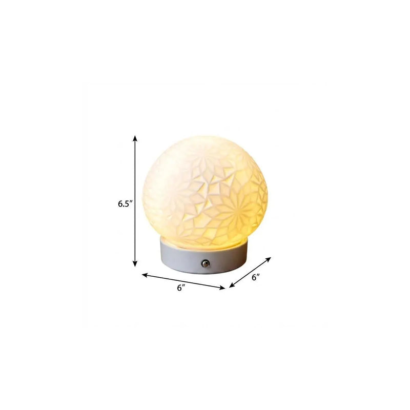 7" White Globe Desk Lamp With Globe Shade Homeroots Lighting