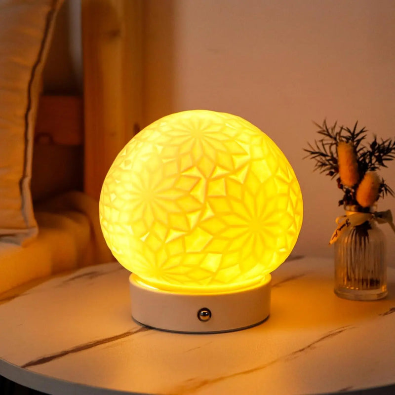 7" White Globe Desk Lamp With Globe Shade Homeroots Lighting