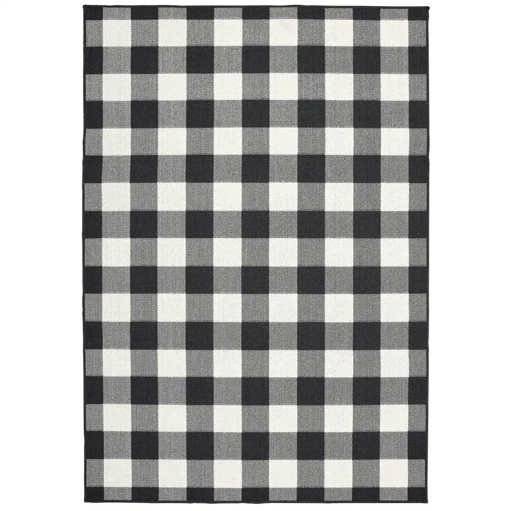 7' X 10' Black And Ivory Indoor Outdoor Area Rug Homeroots Outdoor