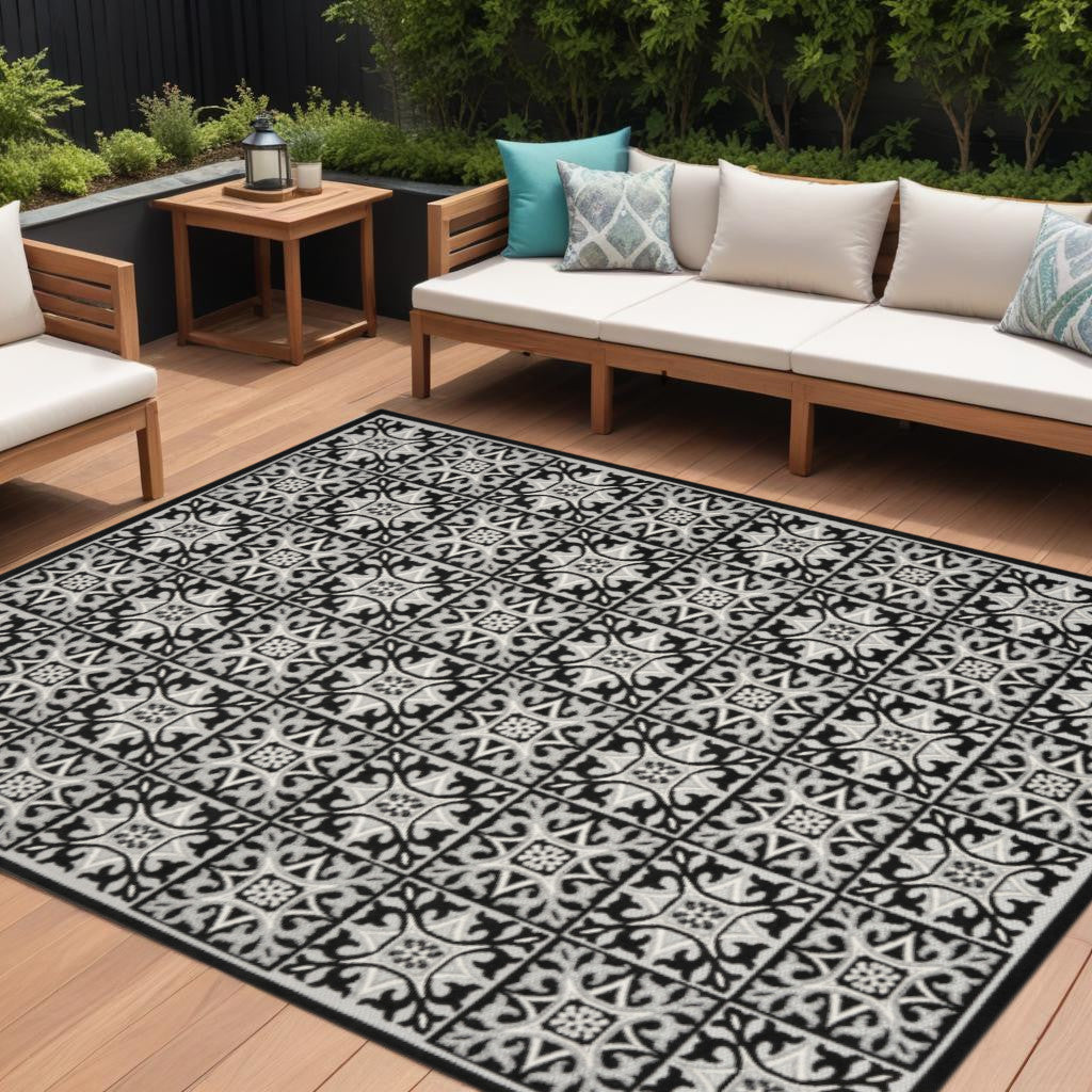 7' X 10' Black And White Fleur De Lis Stain Resistant Non Skid Area Rug Homeroots Outdoor