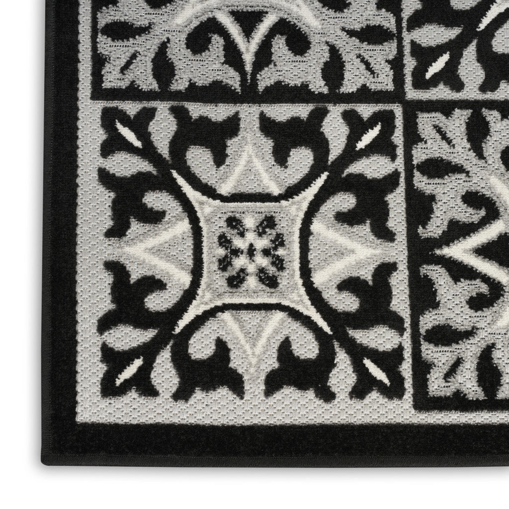 7' X 10' Black And White Fleur De Lis Stain Resistant Non Skid Area Rug Homeroots Outdoor