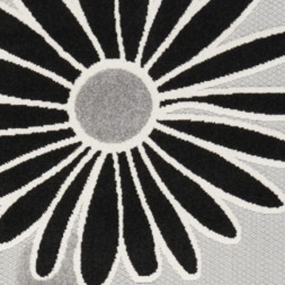 7' X 10' Black And White Floral Stain Resistant Non Skid Area Rug Homeroots Outdoor