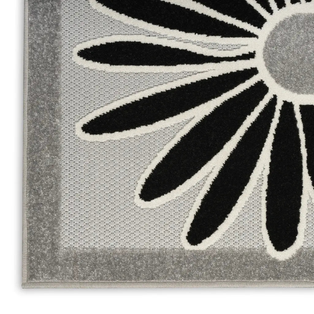 7' X 10' Black And White Floral Stain Resistant Non Skid Area Rug Homeroots Outdoor