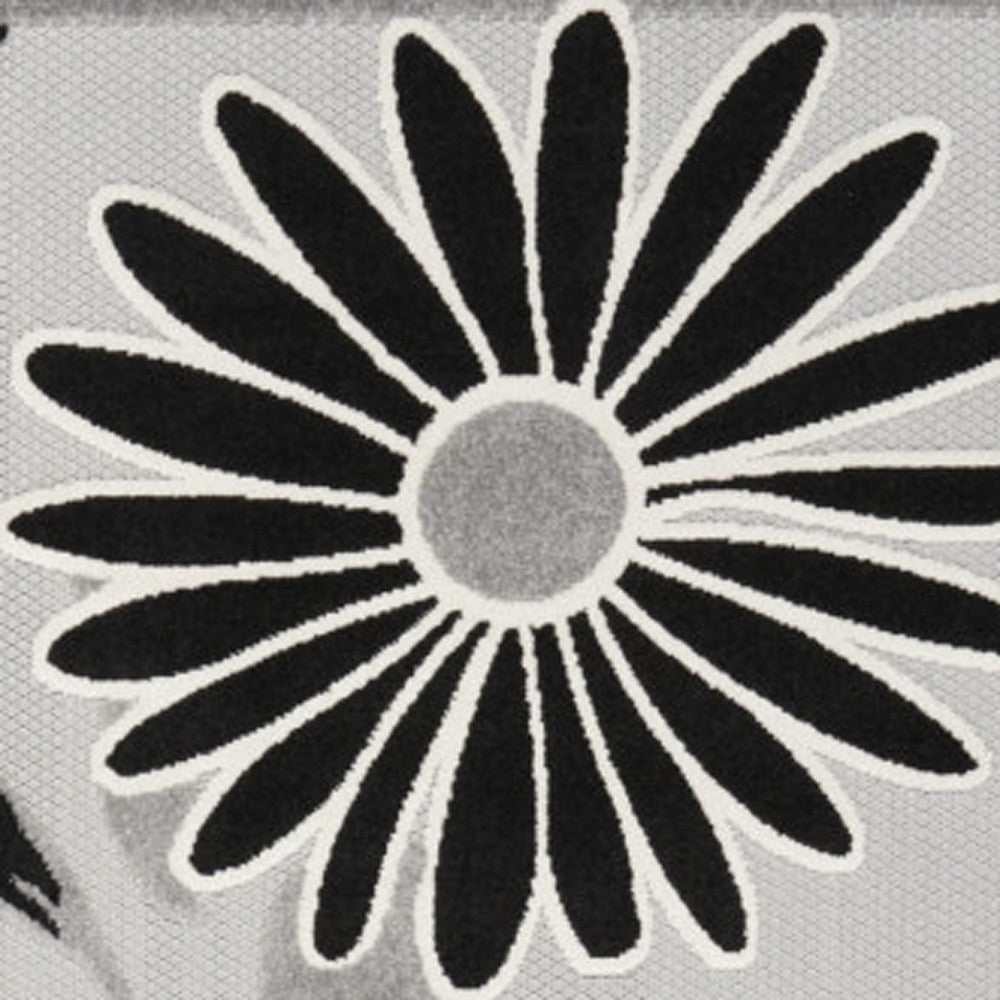 7' X 10' Black And White Floral Stain Resistant Non Skid Area Rug Homeroots Outdoor