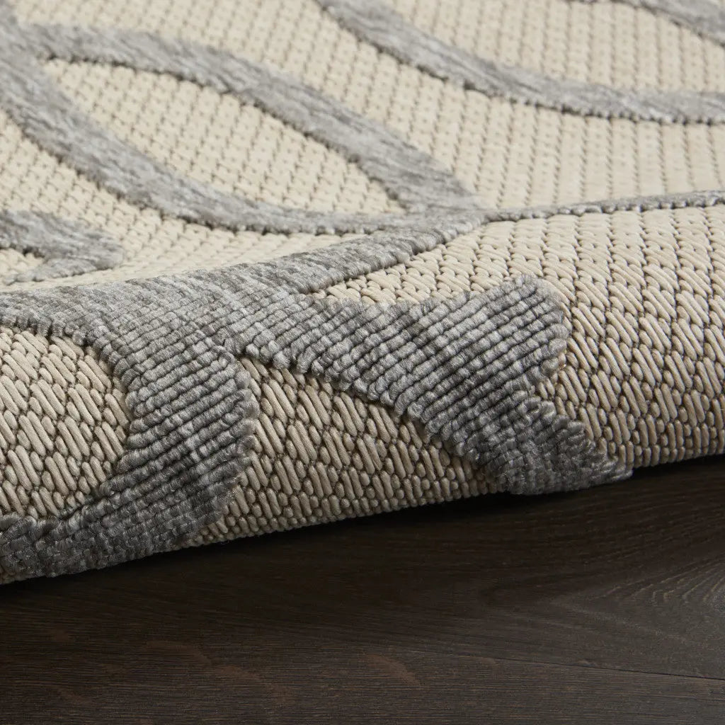 7' X 10' Cream And Gray Trellis Indoor Outdoor Area Rug Homeroots Outdoor