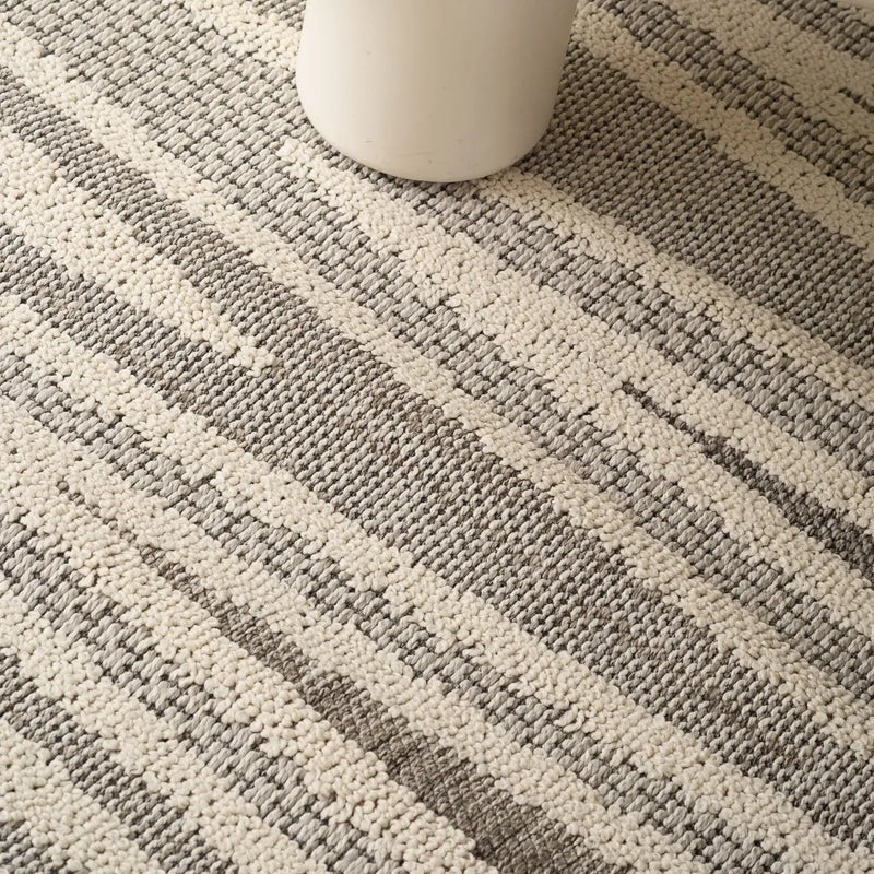 7' X 10' Gray And Beige Abstract Area Rug Homeroots Home Decor