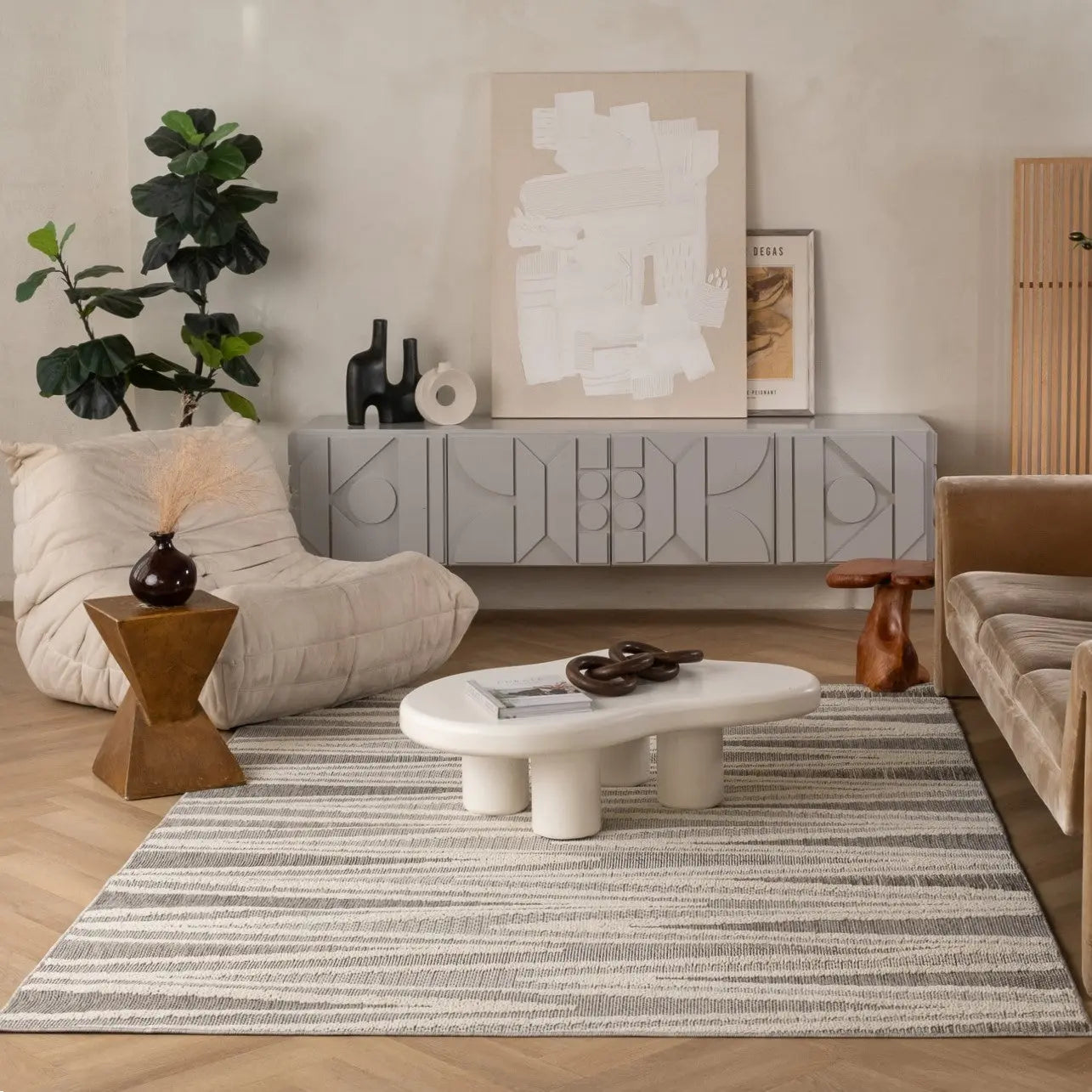 7' X 10' Gray And Beige Abstract Area Rug Homeroots Home Decor