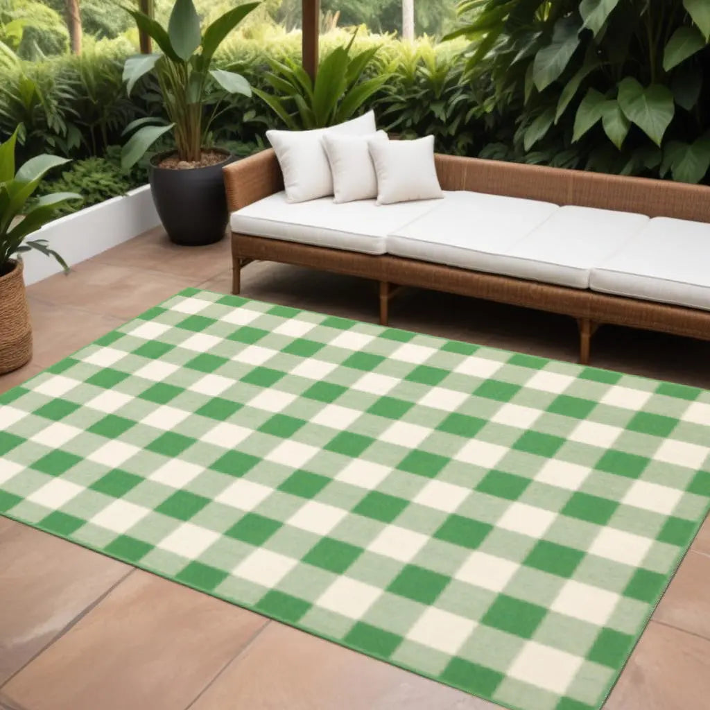 7' X 10' Green and Ivory Geometric Stain Resistant Indoor Outdoor Area Rug Homeroots Outdoor
