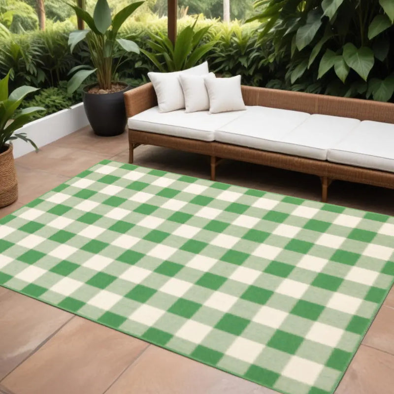 7' X 10' Green and Ivory Geometric Stain Resistant Indoor Outdoor Area Rug Homeroots Outdoor