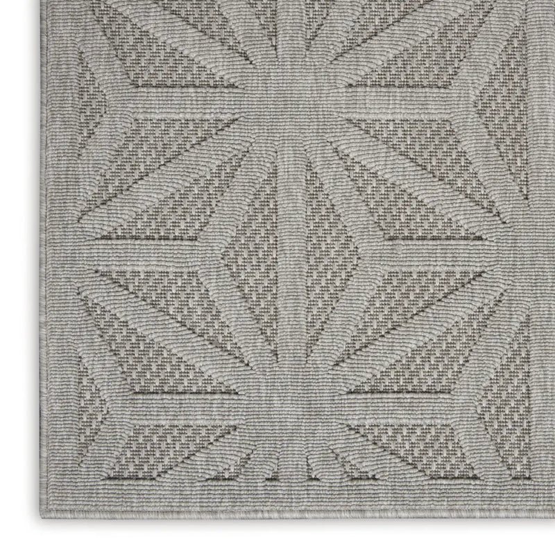 7' X 10' Light Gray And Gray Geometric Indoor Outdoor Area Rug Homeroots Outdoor