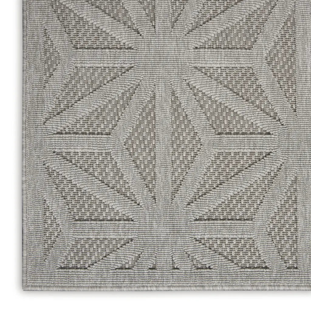 7' X 10' Light Gray And Gray Geometric Indoor Outdoor Area Rug Homeroots Outdoor