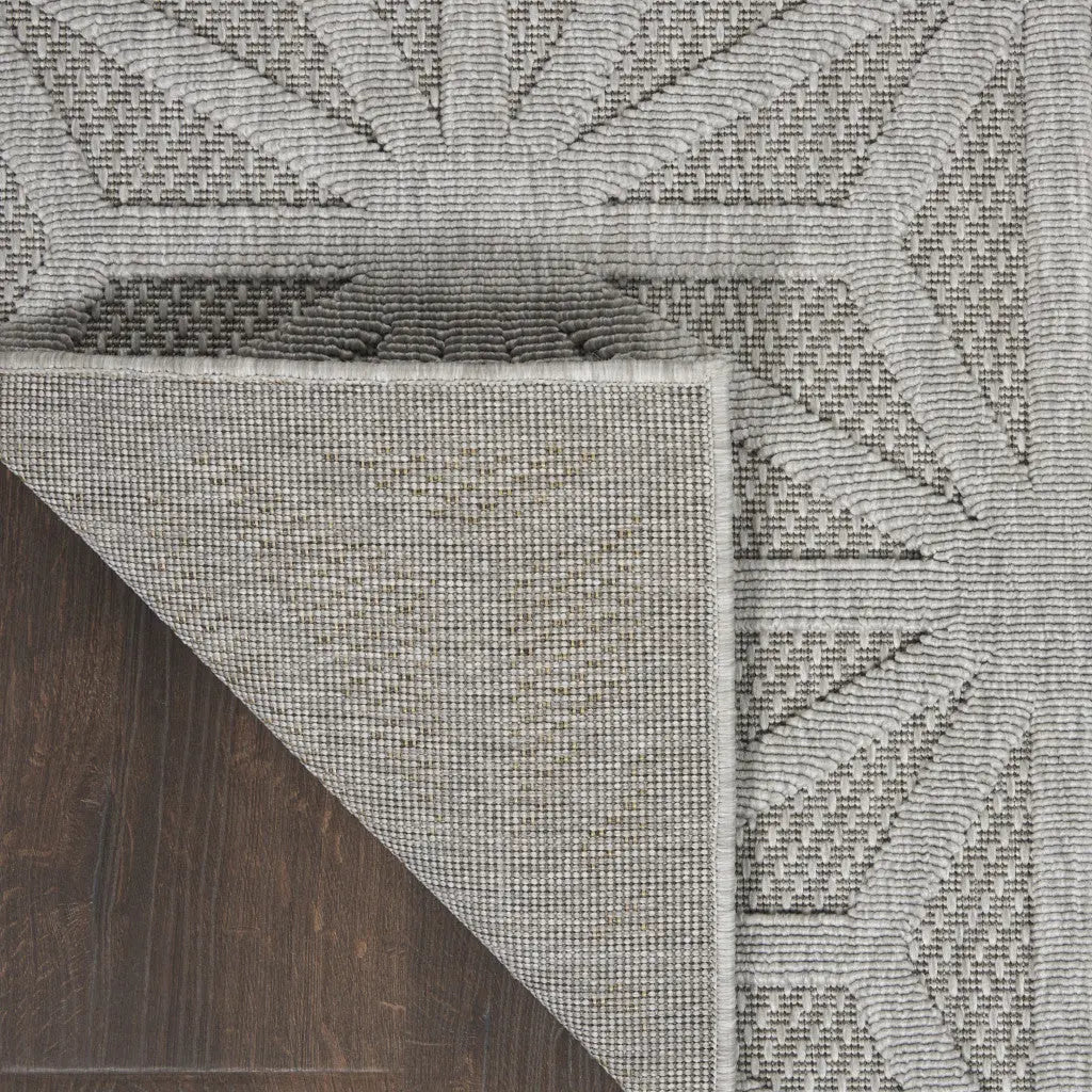 7' X 10' Light Gray And Gray Geometric Indoor Outdoor Area Rug Homeroots Outdoor