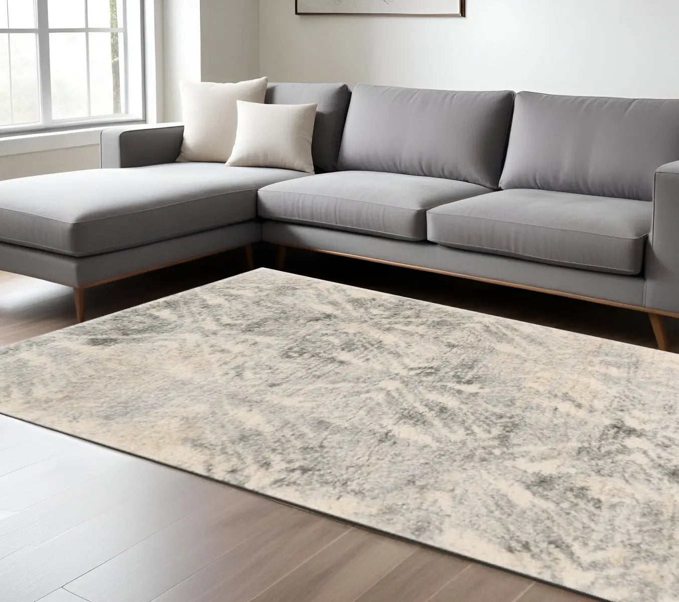 7' X 9' Gray And Ivory Diamond Area Rug Homeroots Home Decor
