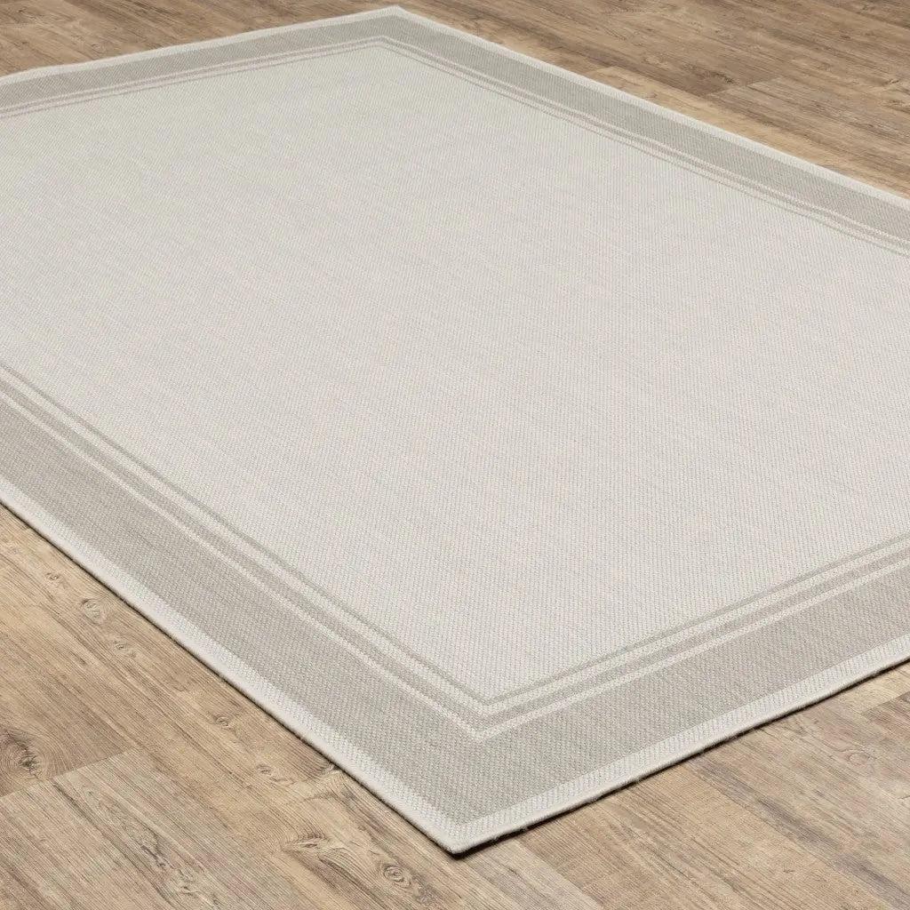 7' X 9' Gray And Ivory Indoor Outdoor Area Rug Homeroots Outdoor