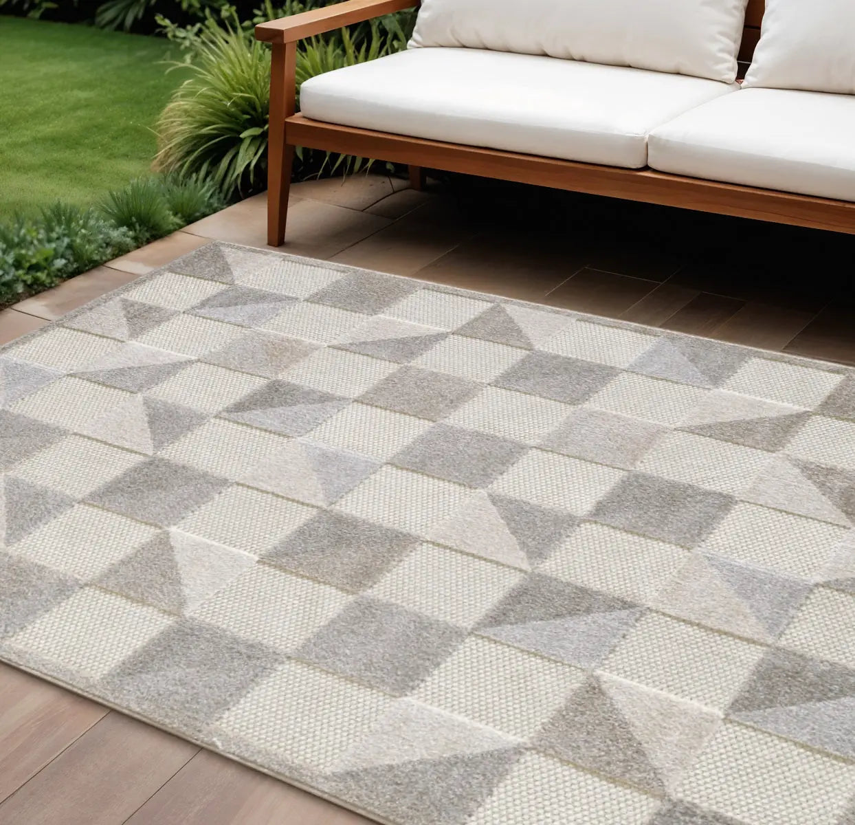 7' X 9' Gray Geometric Stain Resistant Indoor Outdoor Area Rug Homeroots Outdoor