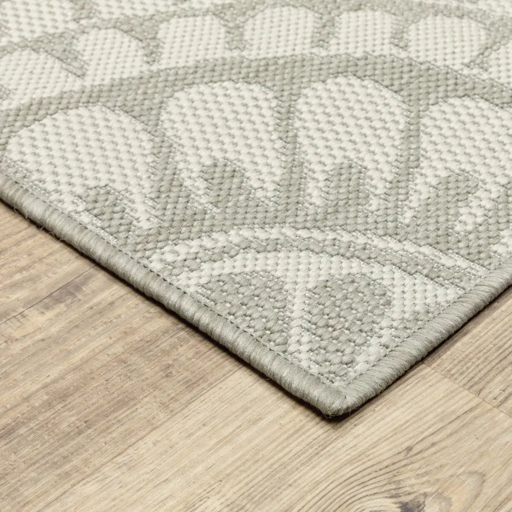 7' X 9' Gray and Ivory Geometric Stain Resistant Indoor Outdoor Area Rug Homeroots Outdoor