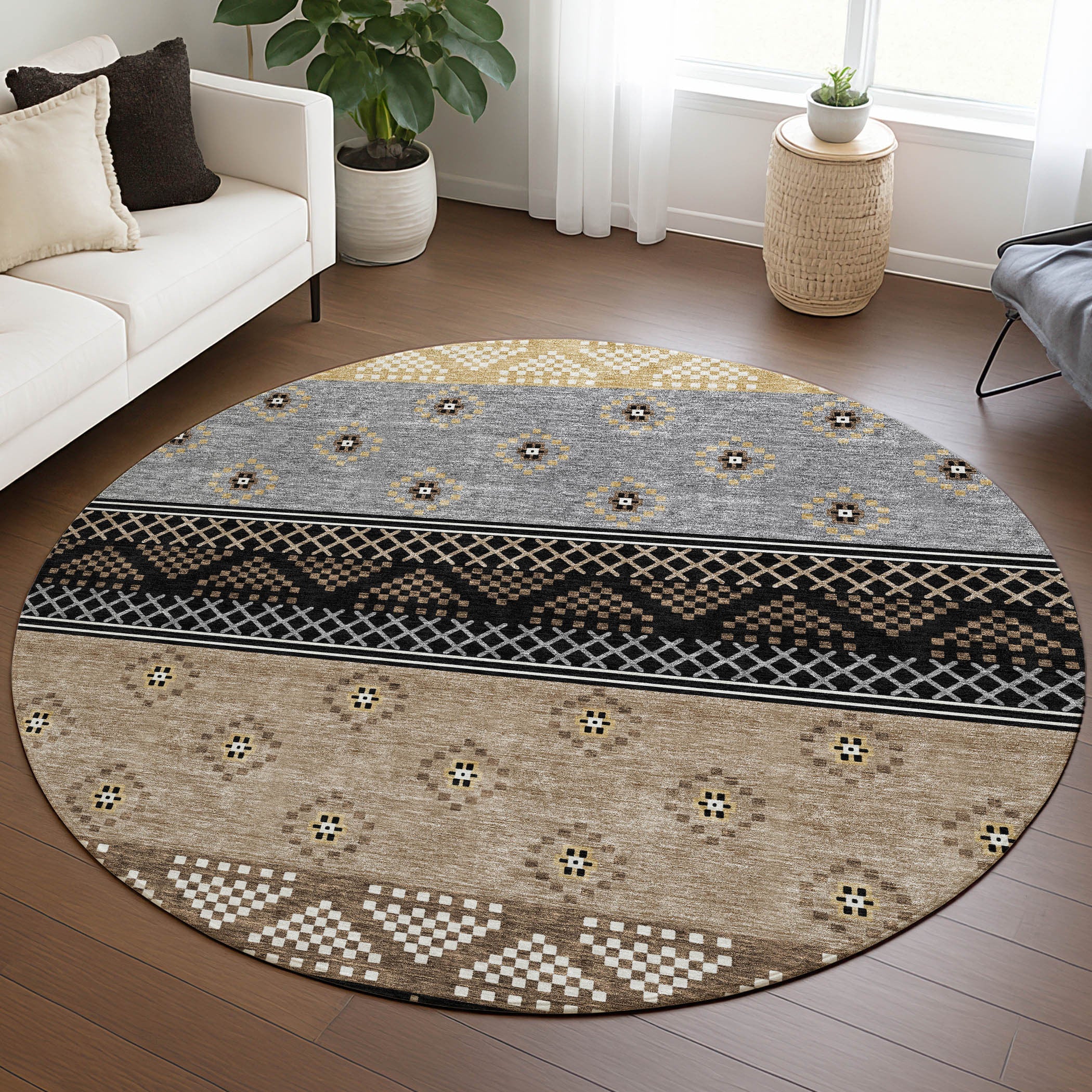 8' Black And Beige Round Striped Washable Indoor Outdoor Area Rug Homeroots Outdoor