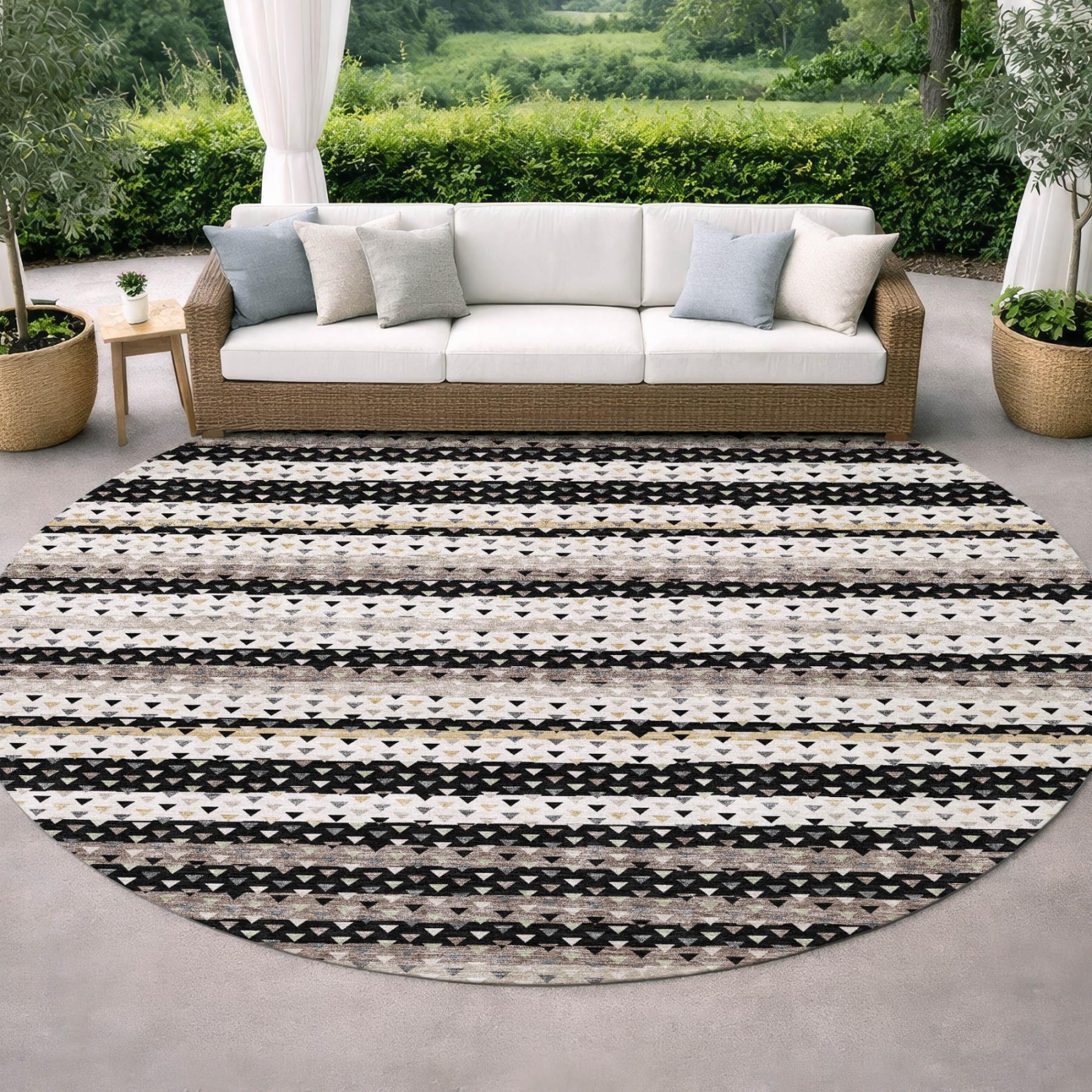 8' Black And Beige Round Striped Washable Indoor Outdoor Area Rug Homeroots Outdoor