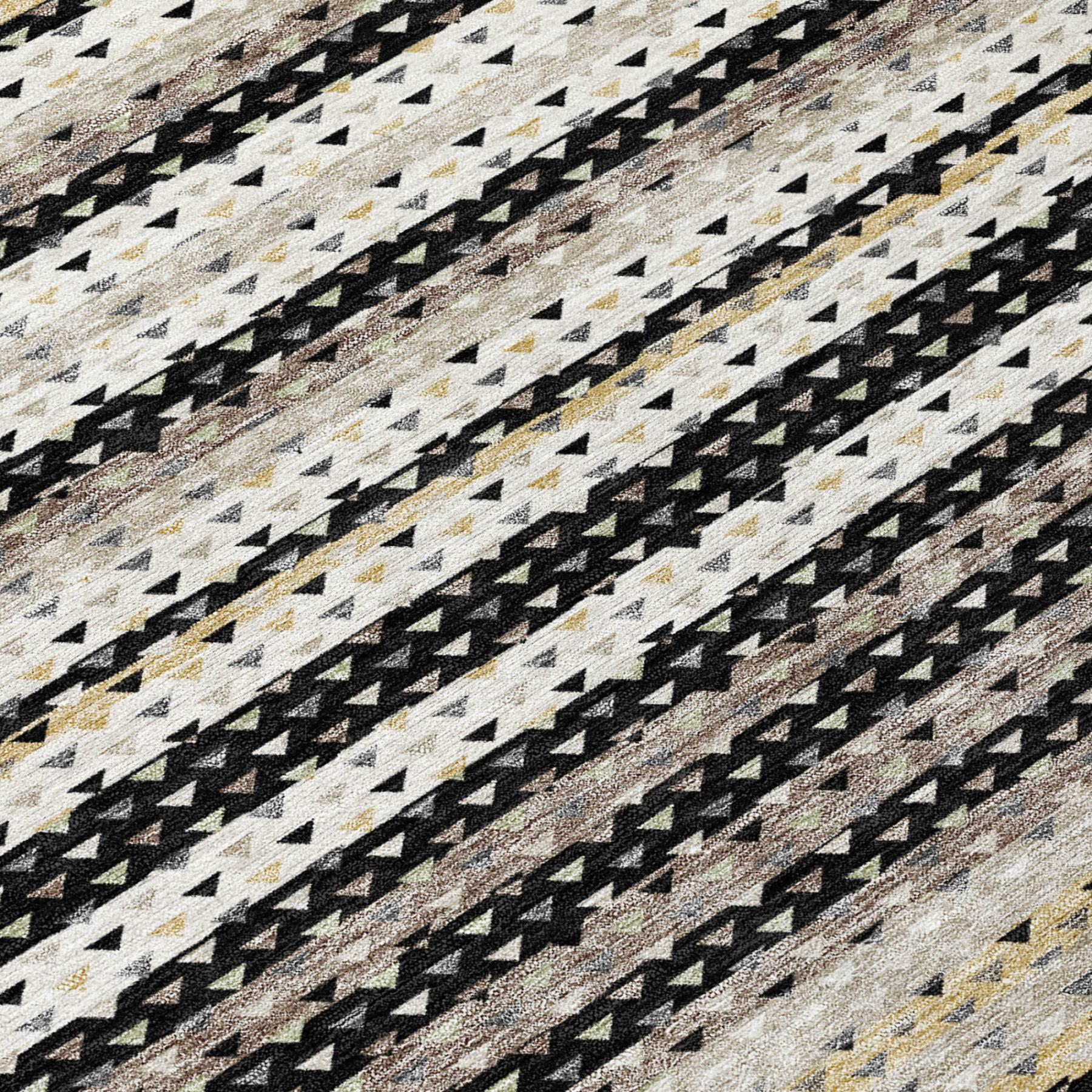 8' Black And Beige Round Striped Washable Indoor Outdoor Area Rug Homeroots Outdoor