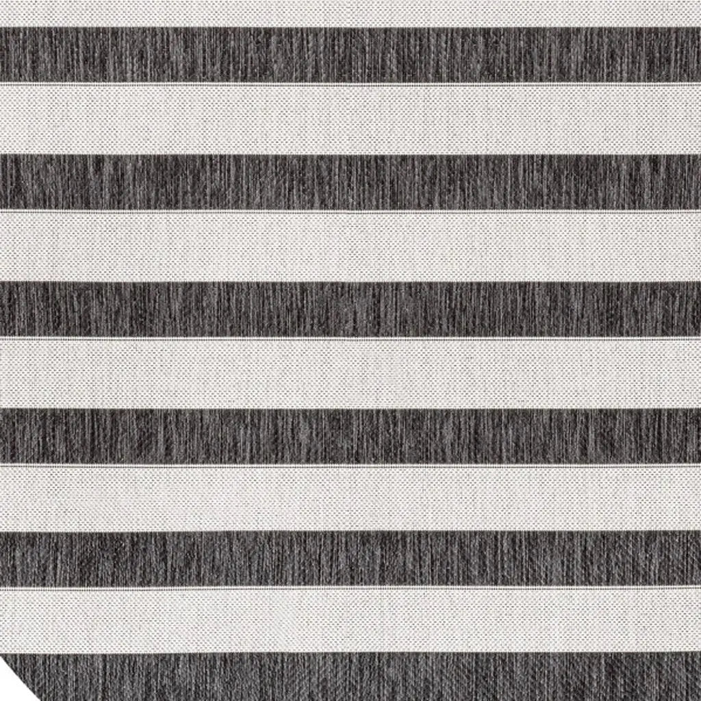 8' Black And Cream Round Striped Indoor Outdoor Area Rug Homeroots Outdoor