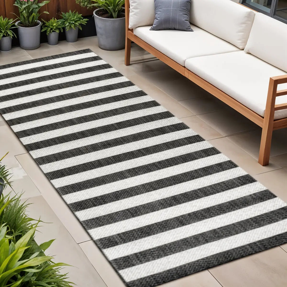 8' Black And Cream Striped Indoor Outdoor Runner Rug Homeroots Outdoor