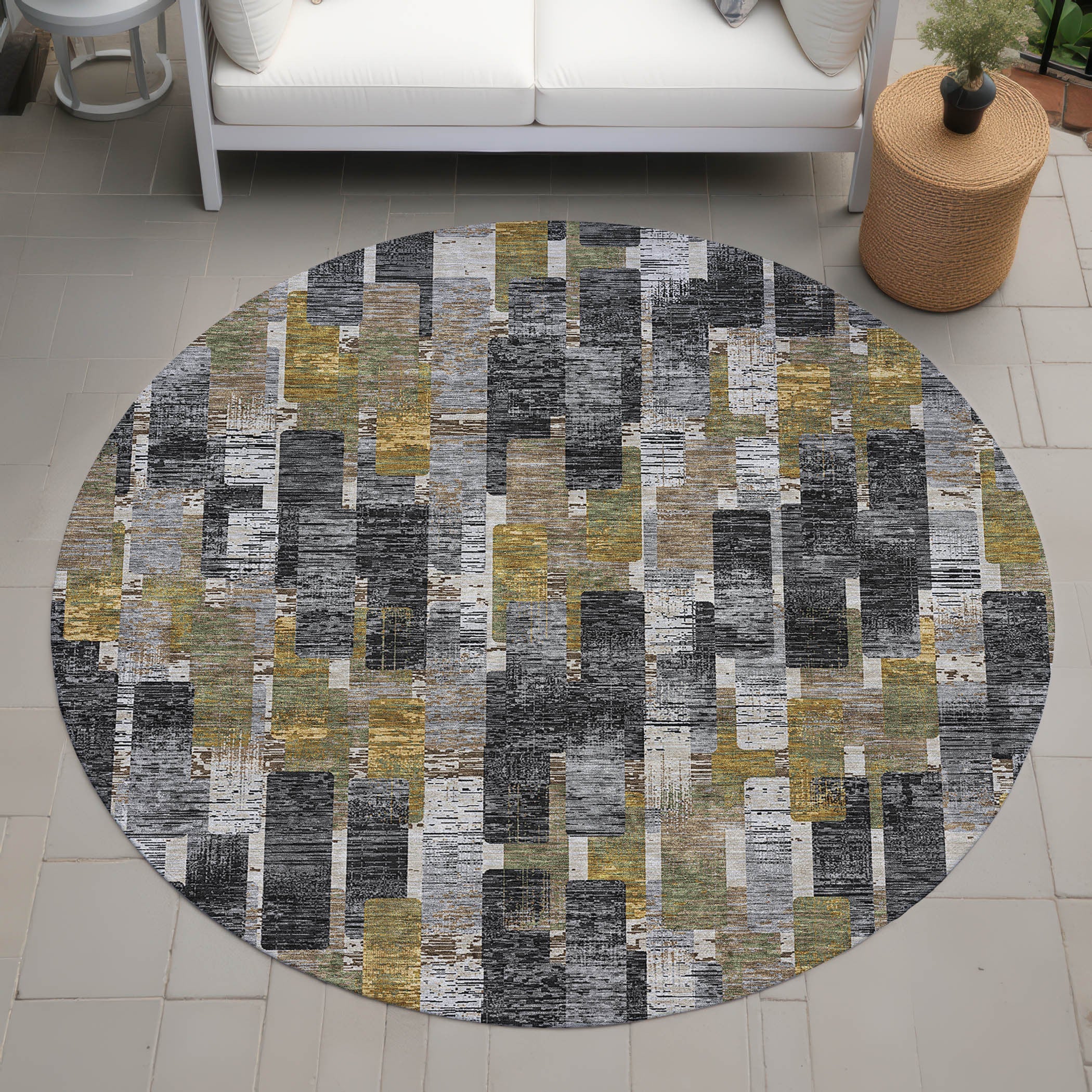 8' Black And Graphite Round Geometric Washable Indoor Outdoor Area Rug Homeroots Outdoor